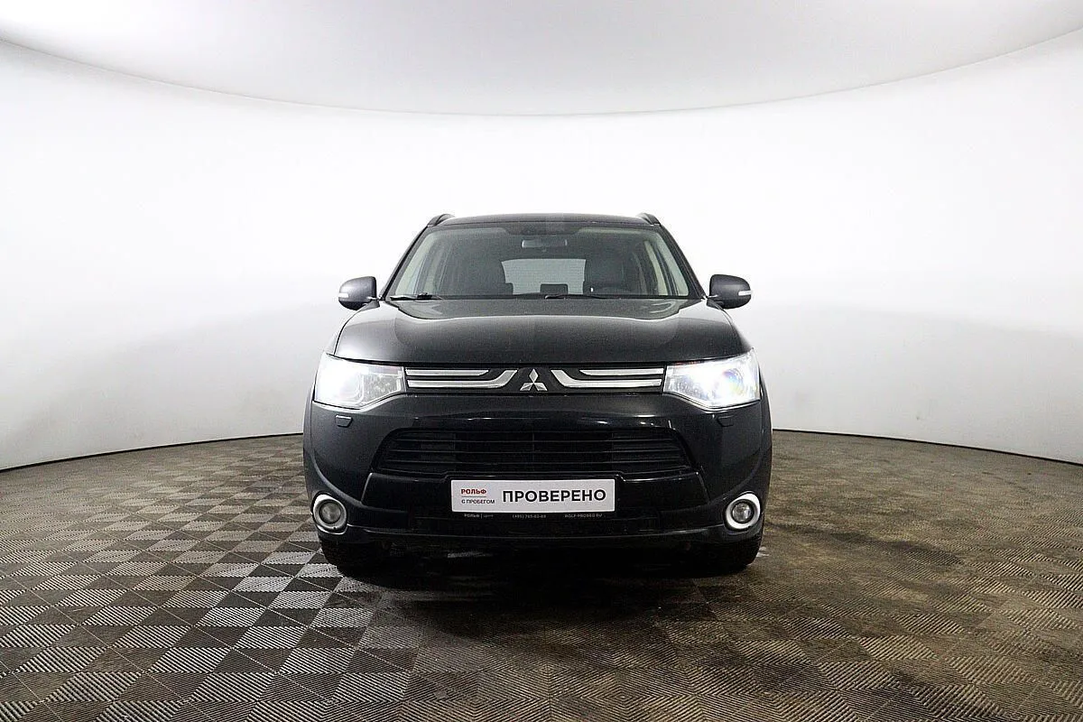 Mitsubishi Outlander Image 2