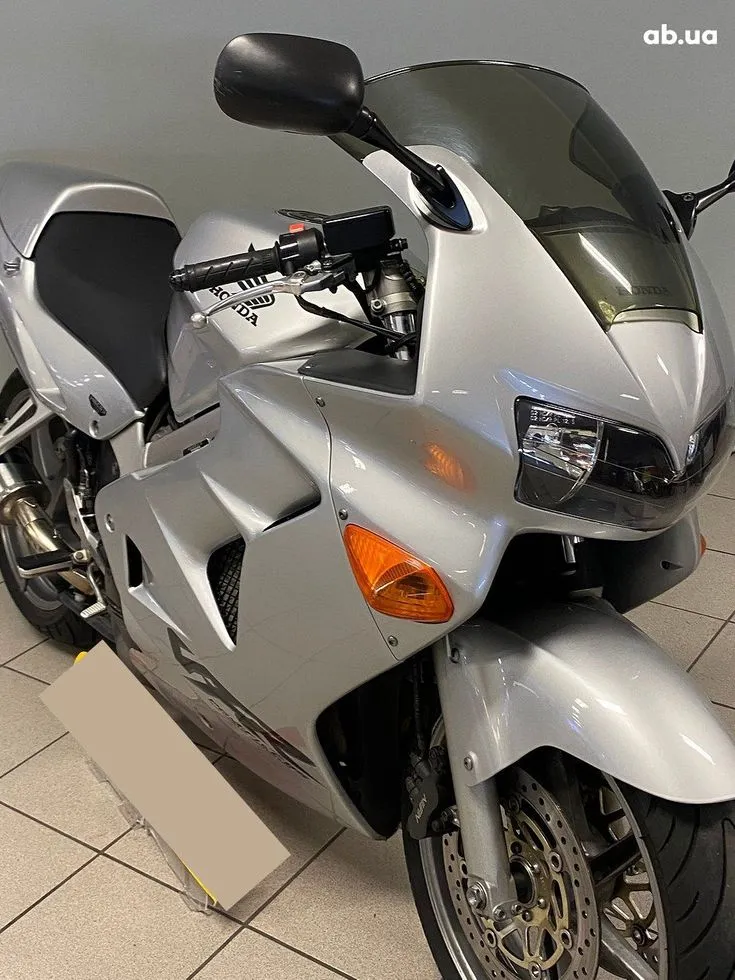 Honda VFR Image 7